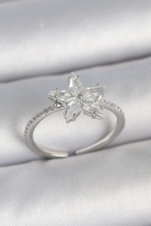 Pirinç Gümüş Renk Zirkon Taşlı Yıldız Model Ayarlanabilir Kadın Yüzük