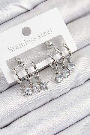 Pirinç Sallantılı Zirkon Taşlı Model Gümüş Renk Kadın Küpe