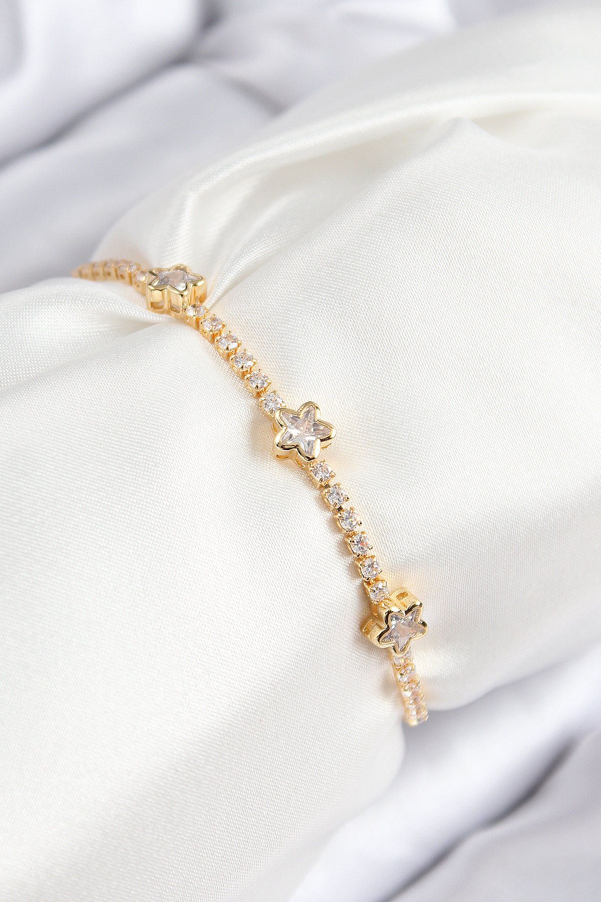 Pirinç Zirkon Taşlı Yıldız Model Gold Renk Asansörlü Kadın Bileklik