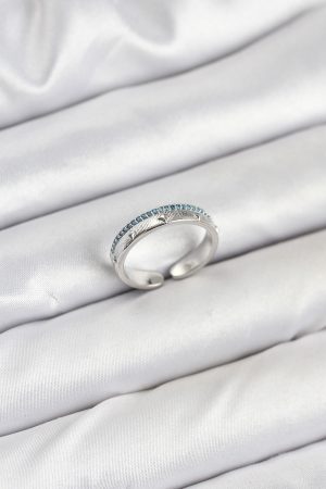 Pirinç Gümüş Renk Sıralı Zirkon Taşlı Kutup Yıldızı Model Kadın Yüzük