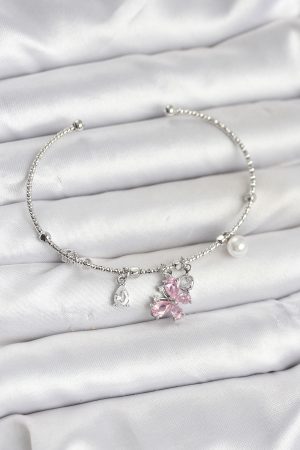 Pembe Kelebek Charmlı Gümüş Renk Kadın Bileklik